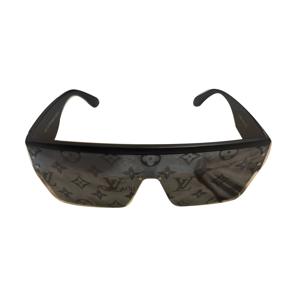 Louis Vuitton Waimea L Z1583E sunglasses, actual inventory front view on white